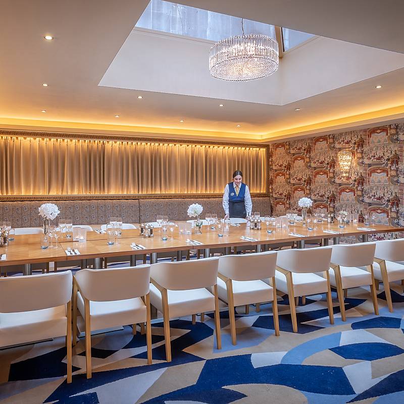 Restauration: Dining 